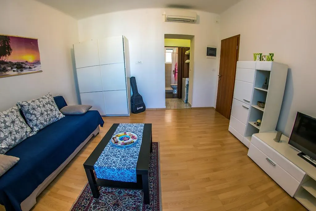 Apartman Anthony contacts